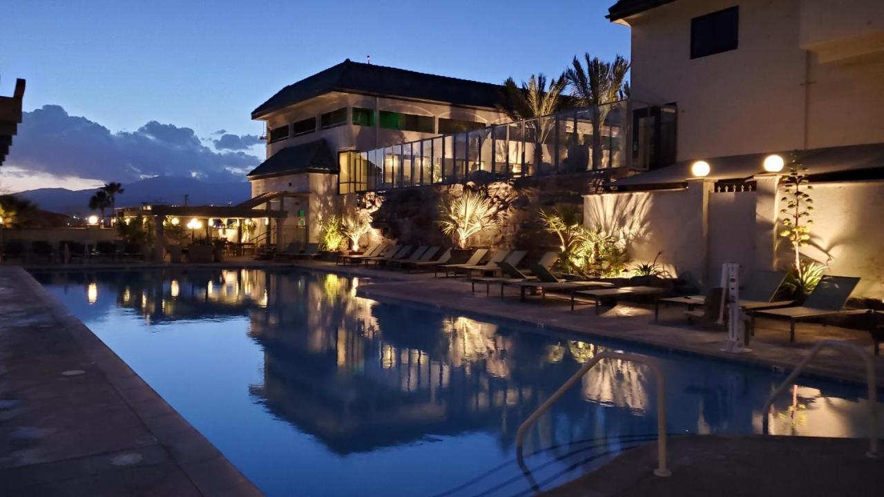 ホテル Azure Palm Hot Springs デザート・ホット・スプリング エクステリア 写真